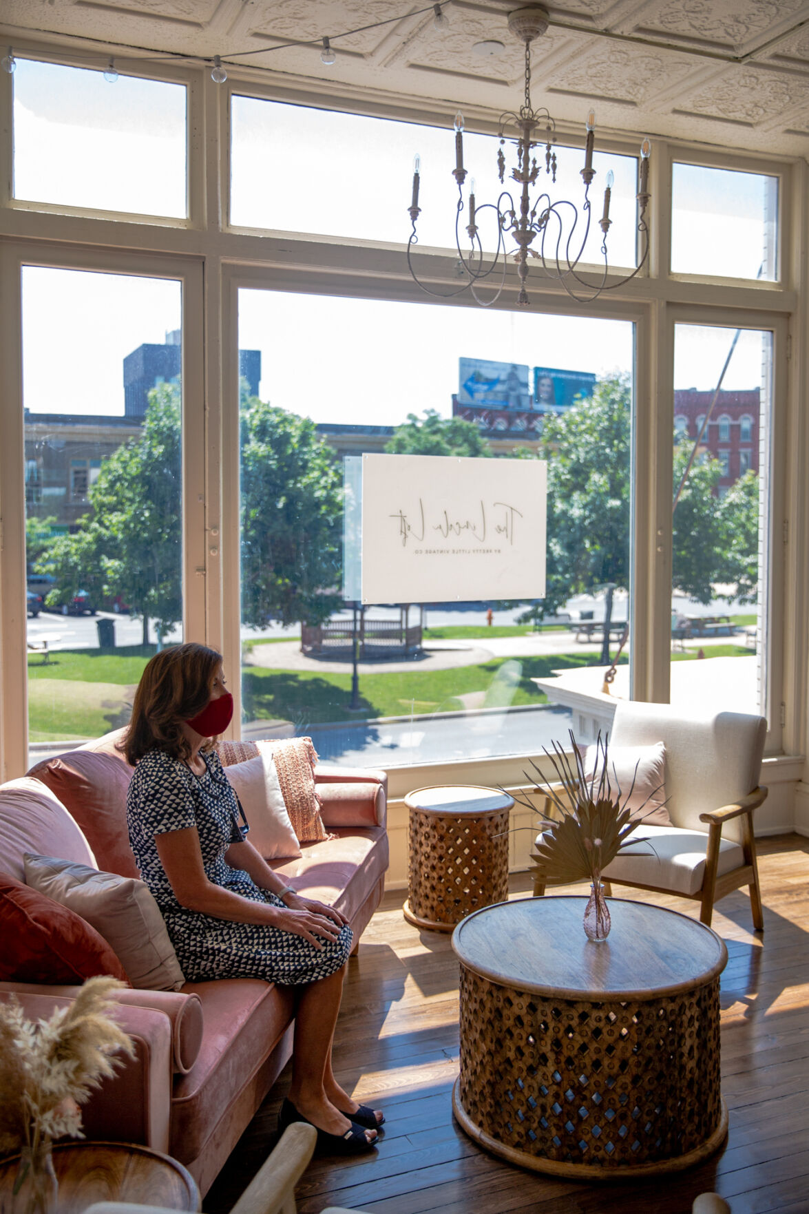 Officials tour revamped Lincoln Building